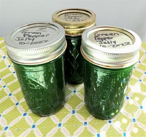 Canning Green Bell Peppers, Bell Pepper Jelly, Green Bell Pepper Recipes, Green Pepper Jelly, Pepper Jelly Recipe, Green Pepper Recipes, Pepper Jelly Recipes, Red Pepper Jelly, Hot Pepper Jelly