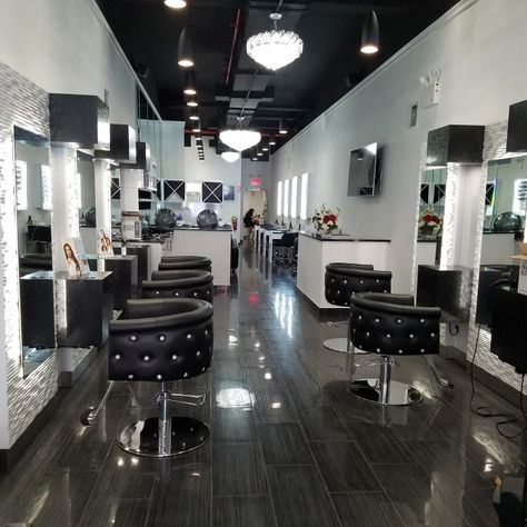 Beauty Bar Salon, Beauty Shop Decor, Salon Lighting, Home Hair Salons, Beauty Room Salon, Home Beauty Salon, Hair Salon Design, Hair Salon Interior, Salon Suites Decor