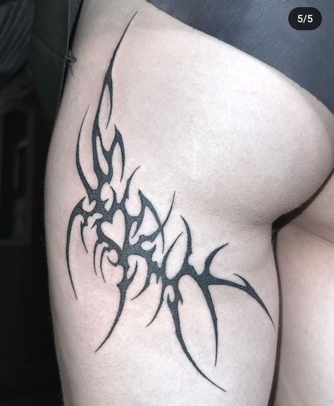 Underbutt Tattoo Idea, Thigh Tattoo Cybersigilism, Thigh To Stomach Tattoo, Cute Goth Tattoo Ideas, Cybersigilism Tattoo Thigh, Goth Leg Tattoo, Cybergilism Tattoo, Gothic Sternum Tattoo, Emo Tattoos