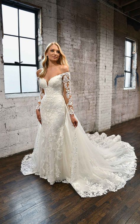 Long-Sleeve Lace Wedding Dress with Detachable Overskirt - Martina Liana Detachable Sleeves Wedding Dress, Sleeve Wedding Dress Lace, Martina Liana Wedding Dress, Dress Train, Wedding Dress Patterns, Martina Liana, Kleinfeld Bridal, Bridal Elegance, Long Sleeve Wedding Dress