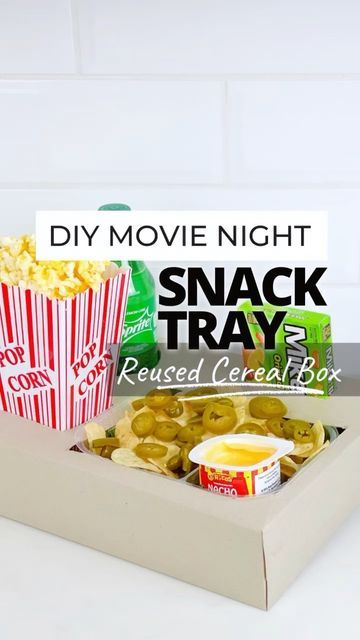 Diy Movie Snack Tray, Homemade Movie Theater, Movie Night Box, Movie Theater Snacks, Diy Movie Night, Snack Boxes Healthy, Movie Night Dinner, Pink Snacks, Movie Night Food