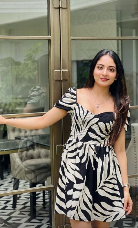 Ishani Krishna, Ahaana Krishna, Simple Lehenga, Malayalam Actress, Fashion Sketch, Vacation Dress, Prom Dress Inspiration, Vacation Outfit, Quick Outfits