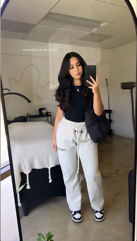 Sweatpants Outfit Aesthetic, Cute Sweatpants Outfit, Neat Casual Outfits, Cute Lazy Outfits, Chill Outfits, Causual Outfits, Fashion Mistakes, Cute Everyday Outfits, Baddie Outfits Casual