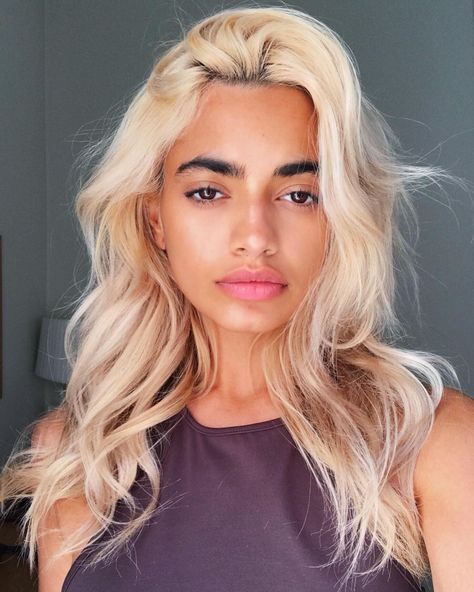 TARA (@taraskymartin) • Instagram photos and videos Brown Skin Blonde Hair, Emo Haircuts, Hair Colorful, Skater Outfits, Violet Hair, Pin Pics, Big Chop, Hair Affair, Platinum Blonde Hair