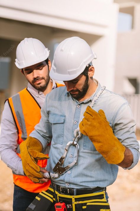 Engineering Outfits Men, Construction Photoshoot, Construction Logos, Hard Photo, Worker Safety, Construction Contractors, Construction Safety, Kids Helmets, Business Photoshoot