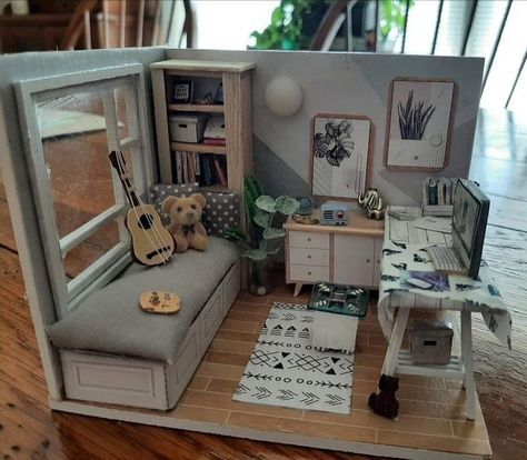 Room Box Miniatures, Diy Barbie House, Doll Furniture Diy, Doll House Plans, Paper Doll House, Mini Doll House, Doll House Crafts, Cardboard House, Miniature Rooms