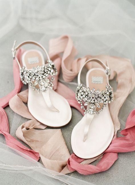 Gorgeous jeweled flats: http://www.stylemepretty.com/2016/07/18/an-italian-wedding-thats-not-afraid-of-color/ | Photography: Sophie Epton Photography - http://www.sophieepton.com/ Bride Sandals, Summer Wedding Shoes, Wedding Shoes Sandals, Sandal Tali, Jeweled Flats, Stile Boho Chic, Beach Wedding Shoes, Wedding Shoes Comfortable, Bridal Flats