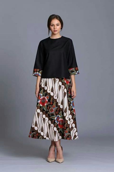 Batik Skirt Modern, Dress Batik Modern Fashion Style, Bawahan Batik, Batik Modern Fashion Style, Batik Yogyakarta, Batik Fashion Modern, Dress Batik Modern, Model Dress Batik, Mode Batik