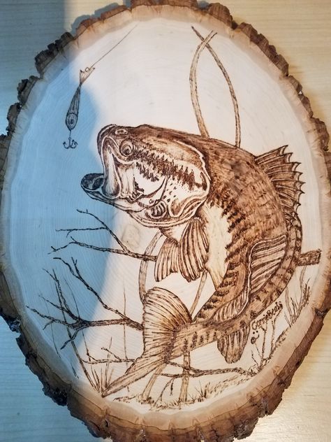 Unique Wood Burning Ideas, Fish Pyrography, Fish Wood Burning, Bass Fish Drawing, Fishing Drawings, Hunters Journal, Bass Drawing, Woodburning Ideas, Wood Burning Patterns Stencil