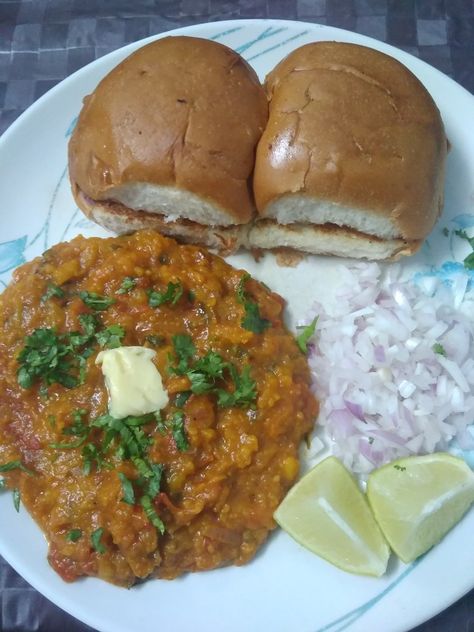 Pav Bhaji Snap, Pav Baji, Foods Aesthetics, Ramzan Food, Pao Bhaji, Delicious Food Image, Bangalore City, Homemade Food Gifts, Healthy Food Menu