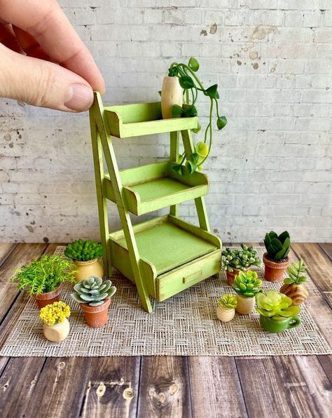 Miniature Garden Ideas, Indoor Garden Design, Diy Indoor Garden, Garden Design Inspiration, Dollhouse Garden, Dollhouse Miniature Tutorials, Doll Furniture Diy, Barbie Dolls Diy, Diy Barbie Furniture