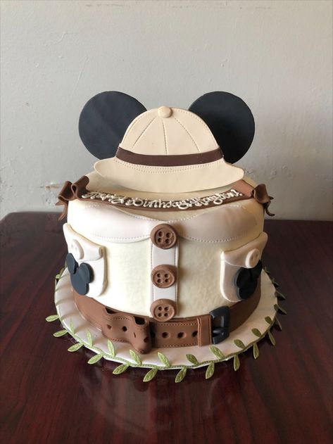 Mickey Mouse Safari Cake, Mickey Mouse Smash Cakes, Mickey Birthday Cakes, Safari Birthday Party Decorations, Safari Cake, Mickey Mouse 1st Birthday, Safari Theme Birthday, Safari Cakes, Mickey Safari