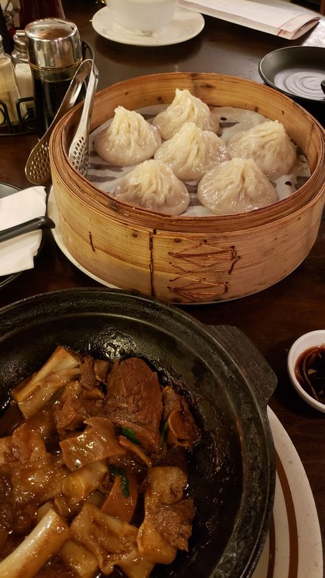 Chinese Hot Pot Aesthetic, Soup Dumplings Aesthetic, Cozy Soup Aesthetic, Rice Aesthetics, Asian Food Aethstetic, Chinese Food Aethstetic, Hot Pot Aesthetic, Dumplings Aesthetic, Aesthetic Soup