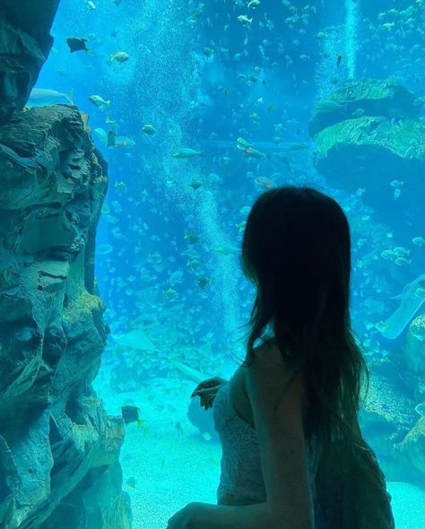 Aquarium Photos, Aquarium Pictures, Women Steampunk, Dream Dates, Ocean Girl, 사진 촬영 포즈, Ocean Vibes, Foto Poses, Lace Patchwork