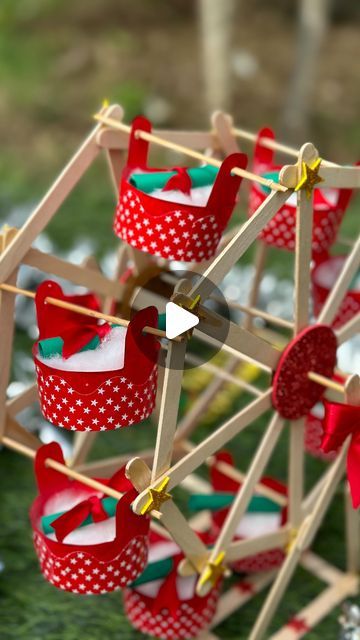 QuinnsArte by Quinal Malara on Instagram: "DIY Ferris Wheel for Christmas♥️🎡✨" Balloon Ferris Wheel, Ferris Wheel Christmas Tree, Ferris Wheel Centerpiece, Diy Ferris Wheel, Ferris Wheel Model, Wheel Craft, Diy Christmas Village, Ice Cream Stick, Instagram Diy