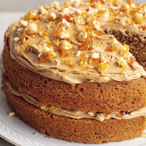 Coffee And Hazelnut Cake, Praline Cake Recipe, Mary Berry Desserts, Mary Berry Recipes Baking, British Pudding, British Bake Off Recipes, Hazelnut Recipes, Praline Cake, Coffee And Walnut Cake