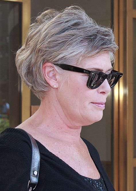 Bad Celebrity Plastic Surgery, Bad Plastic Surgeries, Kelly Mcgillis, Grey Hair Over 50, Celebrity Plastic Surgery, Hollywood Icons, Hairstyles Over 50, Aging Gracefully, Tom Cruise