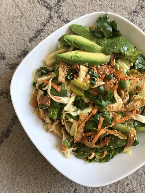 Wonton Happiness Salad (inspired by Souplantation) — Remi Yasui Souplantation Recipes, Wonton Salad, Wonton Chicken, Food Copycat Recipes, Fried Wonton, Apartment Cooking, Vegan Journey, Asian Chicken Salad, Sesame Ginger Dressing