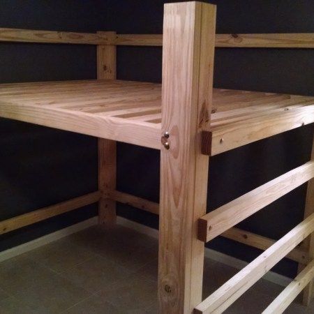 Queen Bed Diy, Queen Loft Beds, Loft Beds For Small Rooms, Build A Loft Bed, Diy Loft, Daybed Room, Diy Storage Bed, Beds For Small Rooms, Loft Bed Plans