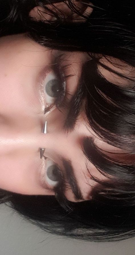 Bridge Piercing Aesthetic, Bridge Piercing Jewelry, Bridge Piercings, Piercing Bridge, Nose Bridge Piercing, Cute Piercing, Bridge Piercing, Piercing Inspo, Face Piercings