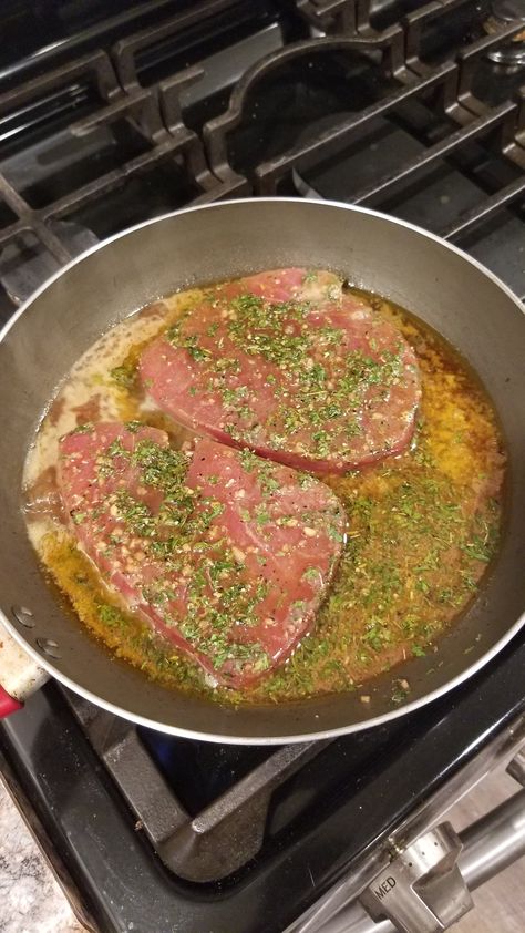 Crusted Tuna Steak Recipes, Tuna Steak Recipes Marinade, Recipes For Tuna Steaks, Tuna Fillets Recipes, Tuna Steak Marinade Easy, Marinade For Tuna Steaks, Grilled Fish Sandwich, Tuna Steak Dinner, Tuna Steak Marinade