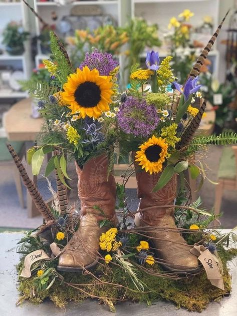 Texas Floral Arrangements, Floral Arrangements For Gravesite, Ffa Floral Arrangements, Memorial Flowers Arrangements Cemetery, Cowboy Flower Arrangement, Cowboy Hat Flower Arrangement, Cowboy Boot Floral Arrangement, Manly Floral Arrangements, Manly Flower Arrangements