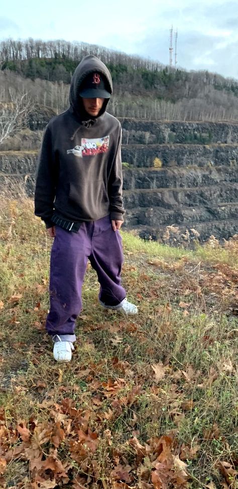 Purple Pants Outfit, Skater Boy Outfits, Baggy Pants Outfit, Skater Boys, Pants Outfit Men, Outfits Baggy, Outfit Streetwear, Purple Pants, Skater Boy