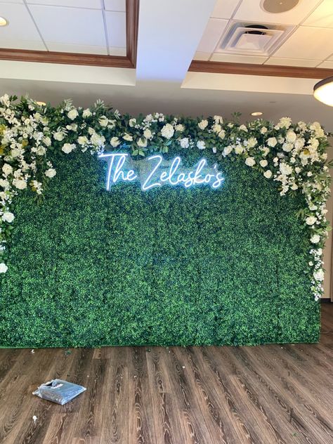 Hedge Wall Wedding Backdrops, Moss Flower Wall Photo Backdrops, Green And Flower Wall, Green Wedding Backdrop Receptions, Grass Wall Flowers, Faux Flower Backdrop, Flower Wall And Neon Sign, Green Floral Background Flower Wall, Green Turf Backdrop