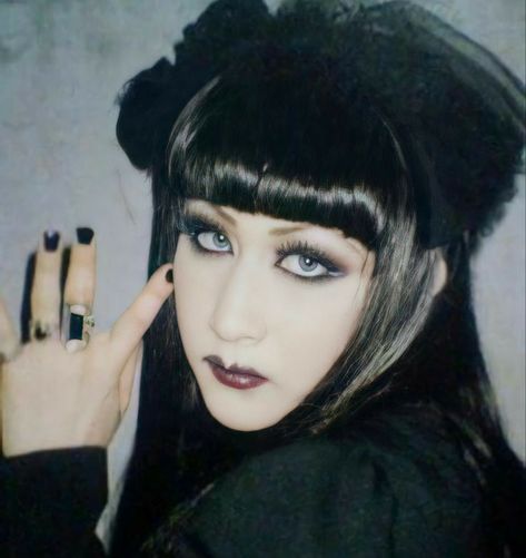 Mana Mama Sama, Visual Kei Makeup, Kei Visual, Kei Fashion, Malice Mizer, Dir En Grey, V Kei, Welcome To My Page, The Embrace