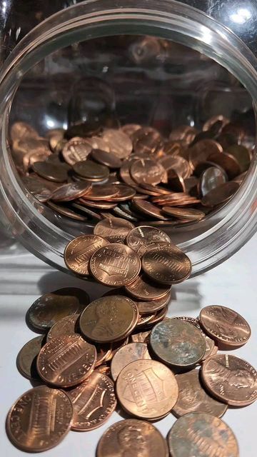 Blake Alma on Instagram: "You might just have 2,000 dollars in your piggy bank! #reels #coins #money #learn #treasure #penny #pennies #coincollecting" Coin Bank Aesthetic, Coins Aesthetic, Coin Aesthetic, Cosplay Hair, Bucket Lists, Coin Bank, Money Saver, Paint Cans, Coin Collecting