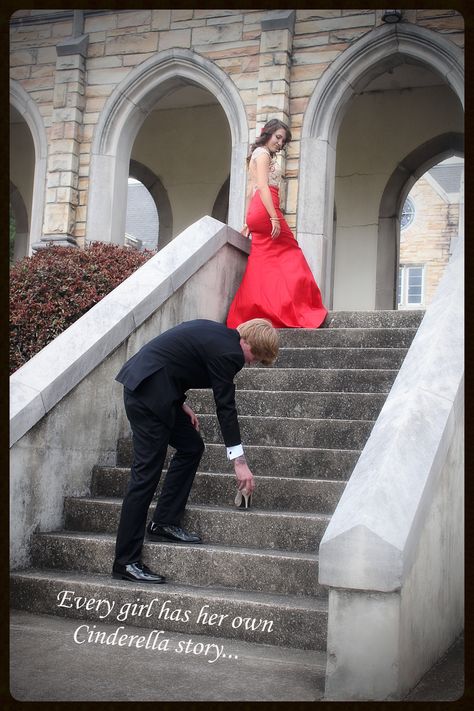 Homecoming Picture Prop Ideas, Prom Photoshoot Ideas Creative, Prom Photos On Stairs, Prom Staircase Pictures, Unique Prom Pictures Couples, Prom Pics Individual, Prom Pictures In The Rain, Indoor Prom Picture Ideas, Rainy Day Prom Pictures