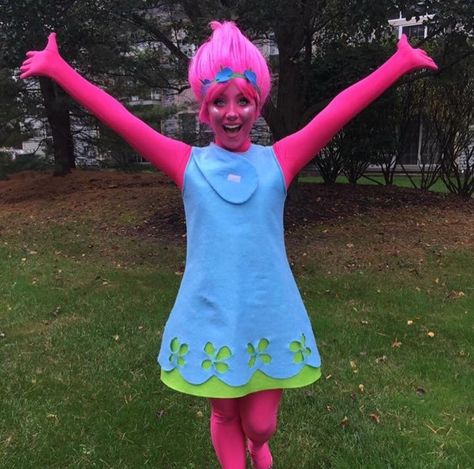 Check out this adorable Princess Poppy cosplay worn by the incredible Laura's Princess Appearances model. Check them out on FB and start planning your next Princess Appearance! Serving New Jersey and Pennsylvania.   https://www.facebook.com/laurasprincessappearances/ Funny Family Halloween Costumes, Funny Diy Halloween Costumes, Disney Family Halloween Costumes, Diy Halloween Costumes For Adults, Troll Costume Diy, Moana Halloween Costume, Diy Costumes For Boys, Disney Princess Diy, Diy Adult Halloween Costumes