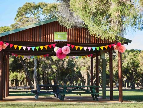 How to host the best birthday parties at Whiteman Park - Whiteman Park Public Park Birthday Party, Birthday Party In Park Ideas, Public Park Birthday Party Ideas, Pavilion Birthday Party, Park Decoration Ideas, Park Pavilion Decorations Birthday, Event Decor Outdoor, Pavilion Decorations, Park Party Decorations