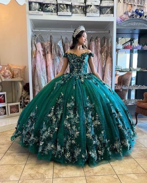 Dark Green Quinceanera Dresses Off The Shoulder, Emrold Quinceanera Dresses, Dark Green Qinsenara Dresses, Emerald Green Quncie Dresses, Dark Green Dress Quinceanera, Quencinera Dresses Green, Emerald Green Quincena Dress, Emarld Green Quinceanera Dresses, Jade Green Quinceanera Dresses