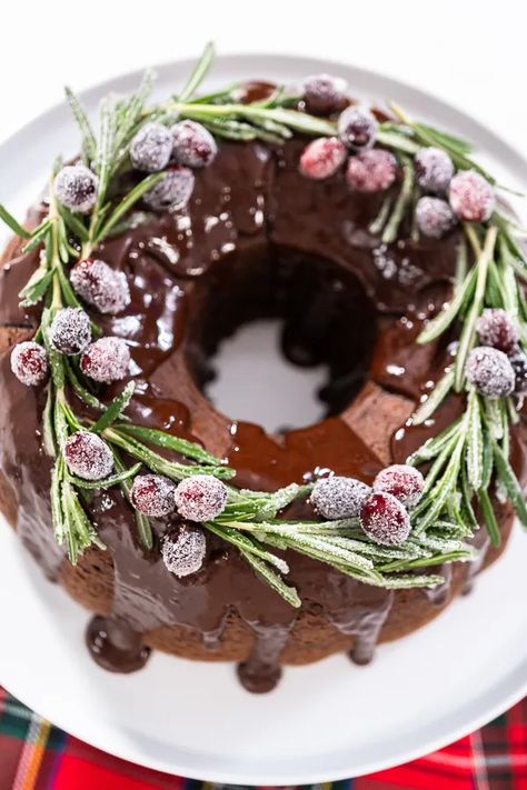 Christmas Chocolate Bundt Cake with Chocolate Frosting - Arina Photography Chocolate Winter Cake, Christmas Chocolate Bundt Cake, Chocolate Cake Christmas Decoration, Christmas Chocolate Cake Recipes, Red Velvet Wreath Cake, Christmas Bundt Cake Decoration, Christmas Bundt Cake Ideas, Bundt Birthday Cake, Holiday Bundt Cakes