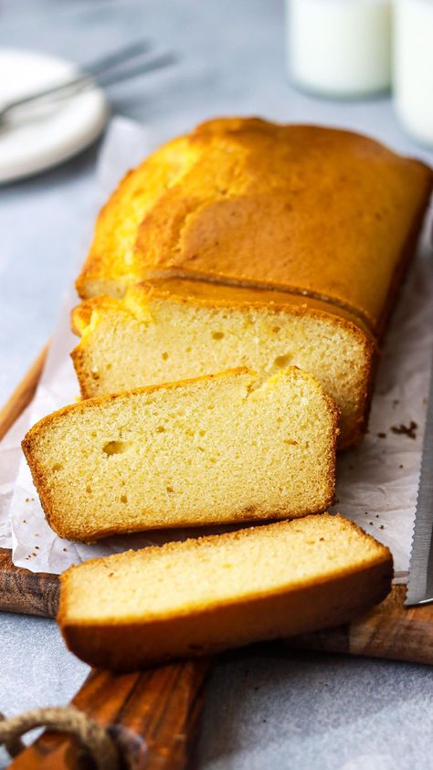 Condensed Milk Pound Cake, Pound Cake Loaf, Homemade Pound Cake, Easy Pound Cake, Pound Cake Recipes Easy, Baking Lessons, Butter Pound Cake, Moist Pound Cake, Cake Loaf