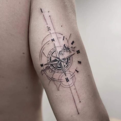 Compas Tattoo, Dark Mark Tattoos, Tattoo Homme, Tricep Tattoos, Pocket Watch Tattoos, Compass Rose Tattoo, Tattoo Catalog, Abstract Tattoo Designs, Simple Tattoos For Guys