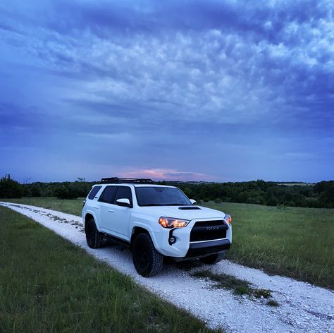 White Forerunner Car, White Trd Pro 4runner, White Four Runner, Toyota 4runner Aesthetic, Forerunner Toyota, White 4 Runner, 4 Runner Aesthetic, White 4runner Blacked Out, 4 Runner Trd Pro