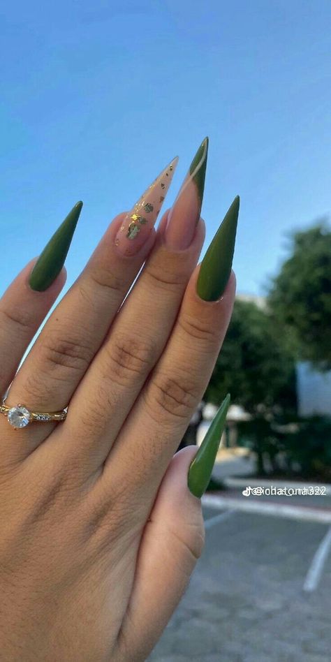 Green Nails Stiletto, Pretty Stiletto Nails, Gel Stiletto Nails, Stilleto Nails Designs, Punk Nails, Tie Dye Nails, Stiletto Nails Designs, Work Nails, Casual Nails