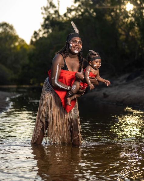 Aboriginal Dreamtime, Australian Culture, Australian People, Aboriginal Dot Painting, Aboriginal Culture, First Peoples, Aboriginal People, Black Photography, Spider Woman