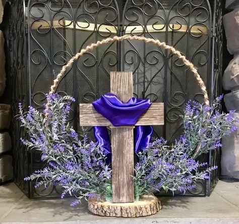 Easter Altar Decorations, Lent Decorations For Church, Church Altar Decorations, Church Easter Decorations, Easter Wreath Diy, Easter Craft Decorations, Easy Easter Decorations, Spring Decorations, Easter Tree Decorations