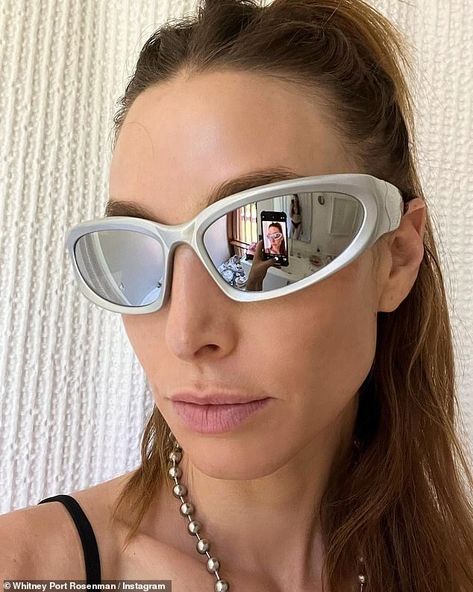 Whitney Port showcases her incredibly toned abs in black bikini for racy mirror snap | Daily Mail Online Mirror Snap, Sunglasses Y2k, Whitney Port, Toned Abs, French Cut, Summer Bikinis, Cute Bikinis, Daily Mail, Punk Rock