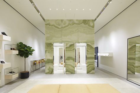 Les cabines d'essayage de la boutique Céline de Beverly Hills. Archi Design, Rodeo Drive, Retail Interior, Store Interior, Retail Space, Retail Design, 인테리어 디자인, Concept Store, Design Inspo