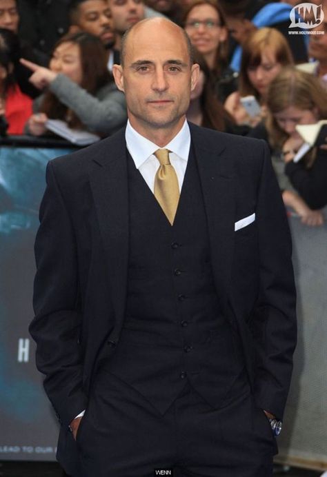 Mark Strong, British actor Mark Strong Actor, Famous Bald Men, Strong Pictures, Bald Style, Mark Strong, Film Dvd, Celebrity Style Icons, Actor Studio, Bald Man