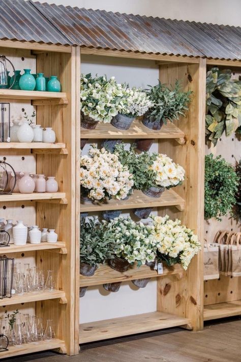 Flower Shop Display, Flower Shop Interiors, Chip Joanna Gaines, Florist Studio, Magnolia Journal, Flower Shop Decor, Flower Shop Design, Decoration Vitrine, Flower Truck