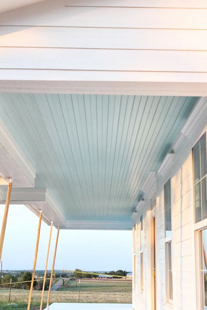 Back to the Country: Haint Blue Porch Blue Porch Decor, Haint Blue Porch, Painting Vinyl Siding, Lake House Paint Colors, Haint Blue Porch Ceiling, Vinyl Ceiling, Blue Porch, Blue Porch Ceiling, Pretty Porches