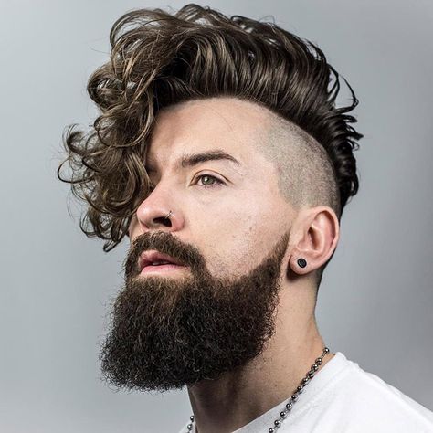 Curly Fringe Undercut New Men Hairstyles, Undercut Curly Hair, Mens Hairstyles Curly, Trendy We Fryzurach, Curly Undercut, Low Fade Haircut, Haircuts For Curly Hair, Mens Haircuts Fade, Corte De Cabelo Masculino