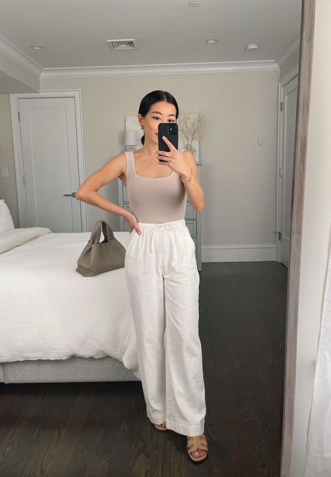 Summer Outfits 2023 Linen Pants, All White Linen Pants Outfit, Styling Cream Linen Pants, How To Style Cream Linen Pants, Abercrombie Linen Pants, Cream Summer Outfits, White Linen Pants Outfit Women, Linen Pants Casual Outfit, Linen Pants Styling