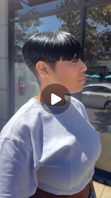 Hair Mobility on Instagram: "HAPPY FRIDAY YALL!! Tag @mobhair in your best work!  ✂️😍✂️😍 @karljhair • Bring the 90s back 🔥🔥🔥🔥✂️✂️✂️✂️ . Creative expression! Whos next ? 215.776.4970" Chili Bowl Haircut Black Women, 90s Flip Hairstyle Black Women, 90s Finger Waves For Black Women, 40s Fingerwaves, Diy Finger Waves Short Hair, Jet Black Finger Waves, 27 Pcs Quick Weave Short Hairstyles, Long Pixie Haircut For Black Women, Brown Hair Sew In