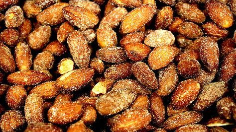 How to Keep Eating Healthy When You Travel Smokehouse Almonds Recipe, Smoked Almonds Recipe, Smoked Almonds, Almonds Recipe, Spiced Almonds, Trail Mix Recipes, Work Lunches, Smoked Cooking, Food Groups